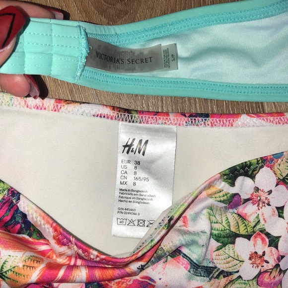 Bikini Set - Picture 3 of 3